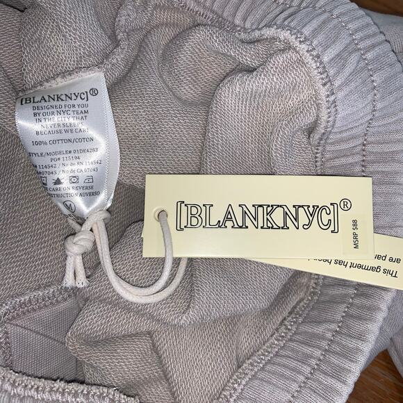 Blank NYC Shoulder Pad Sweatshirt Cropped V-neck Pullover Strong Shoulder Top, M - Picture 9 of 9